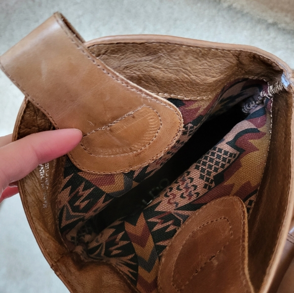 BRAND NEW TAN LEATHER BOOTS! - Picture 8 of 9